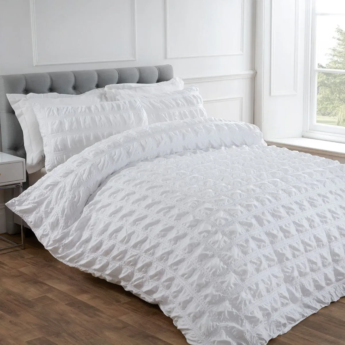 Super King Seersucker Duvet Set - White, Polyester