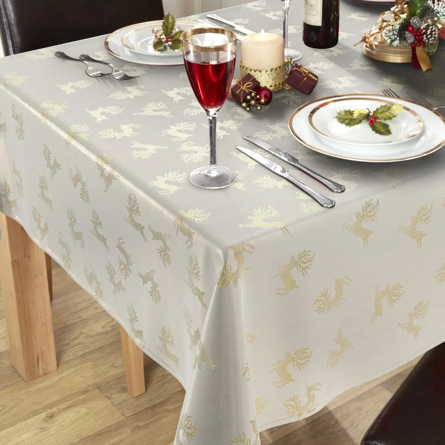 Table Cloth with Reindeer Pattern - Gold, Jacquard