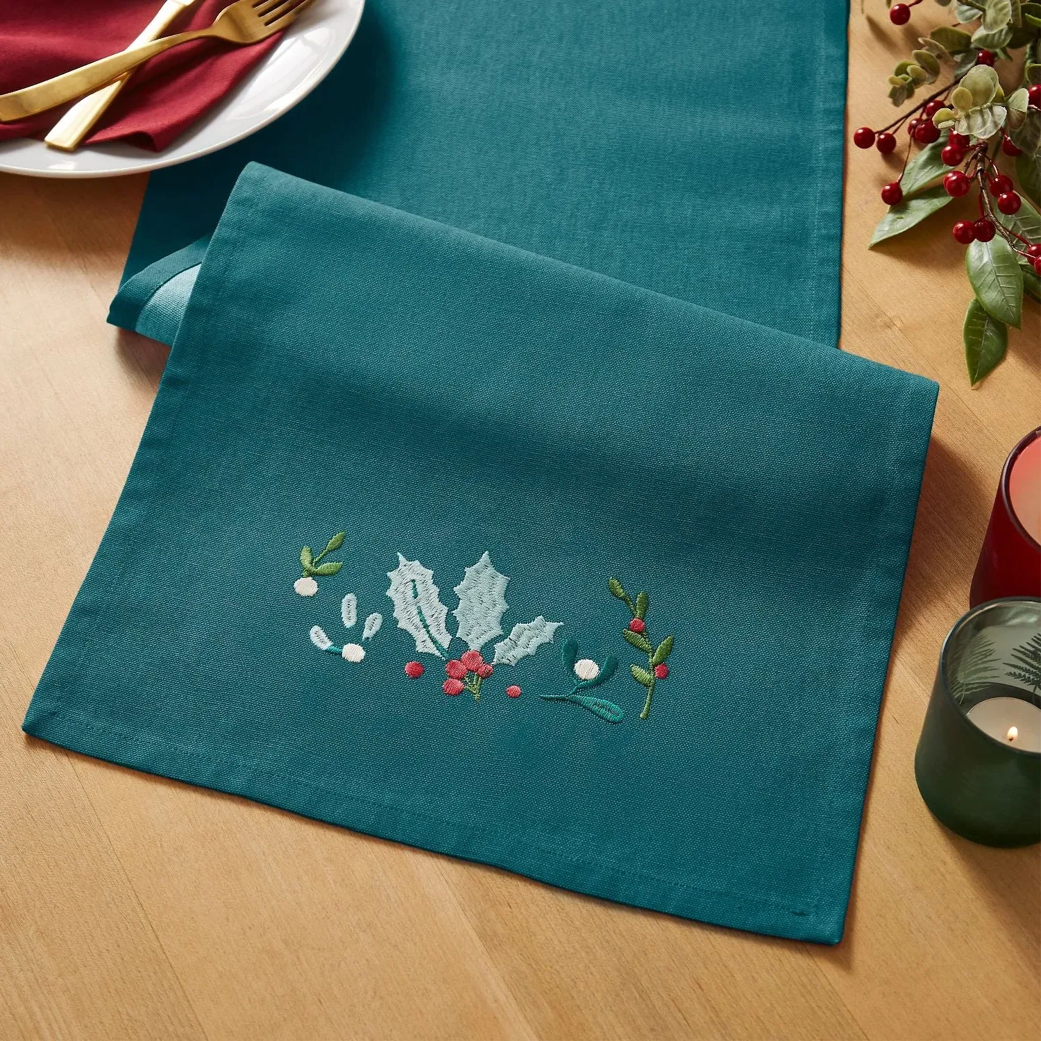 Table Runner Embroidered Holly - Green, Cotton