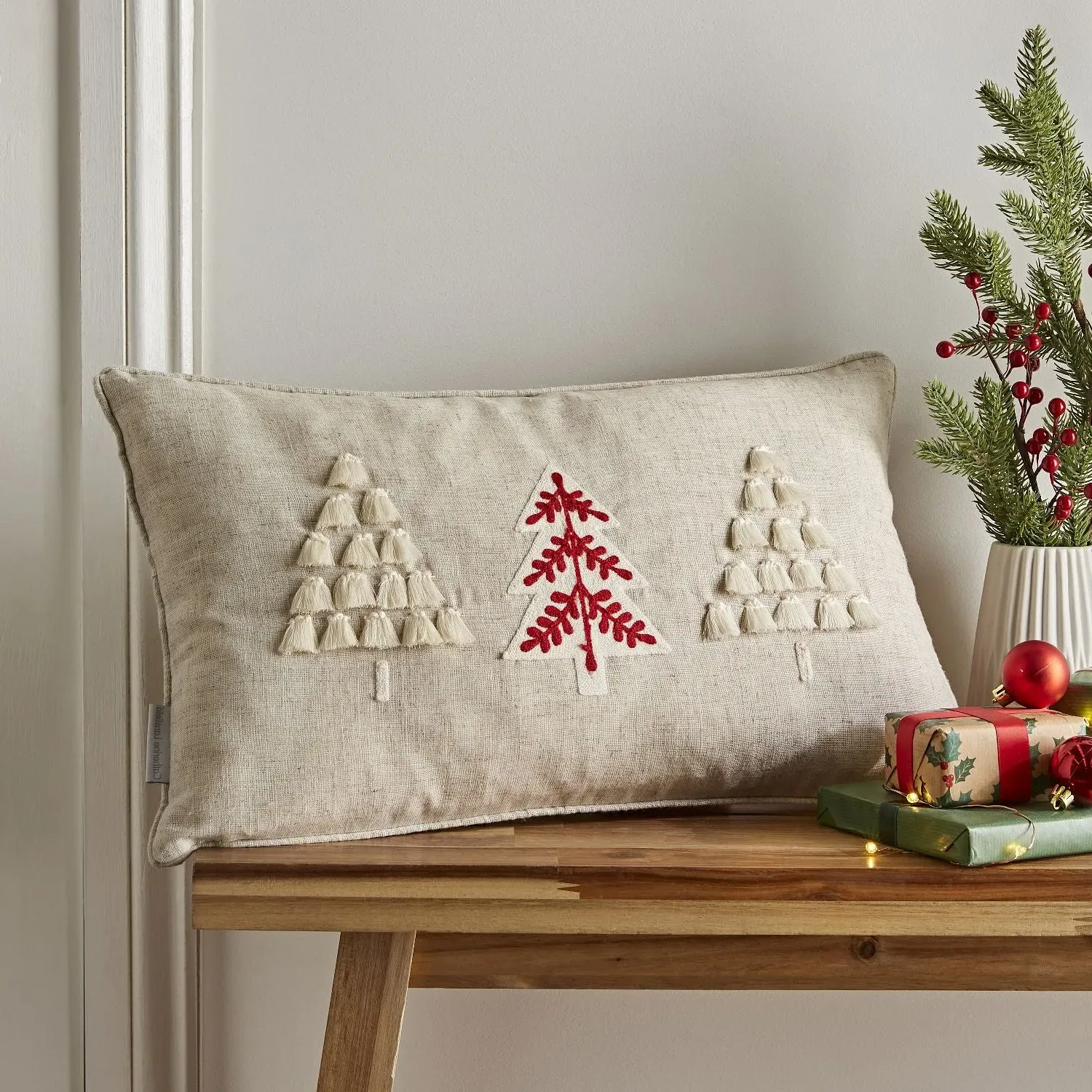 Tufted Christmas Tree Cushion - Natural