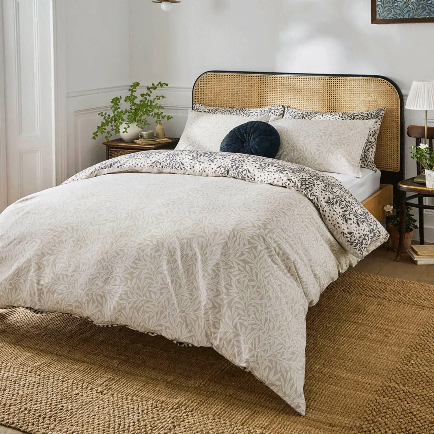 William Morris At Home Michaelmas Daisy Single Duvet Set - Natural, Cotton alternate view