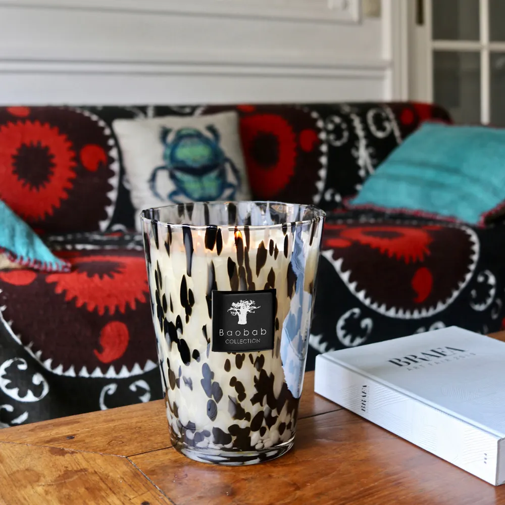 Black Pearls Medium Scented Candle - White, Glass