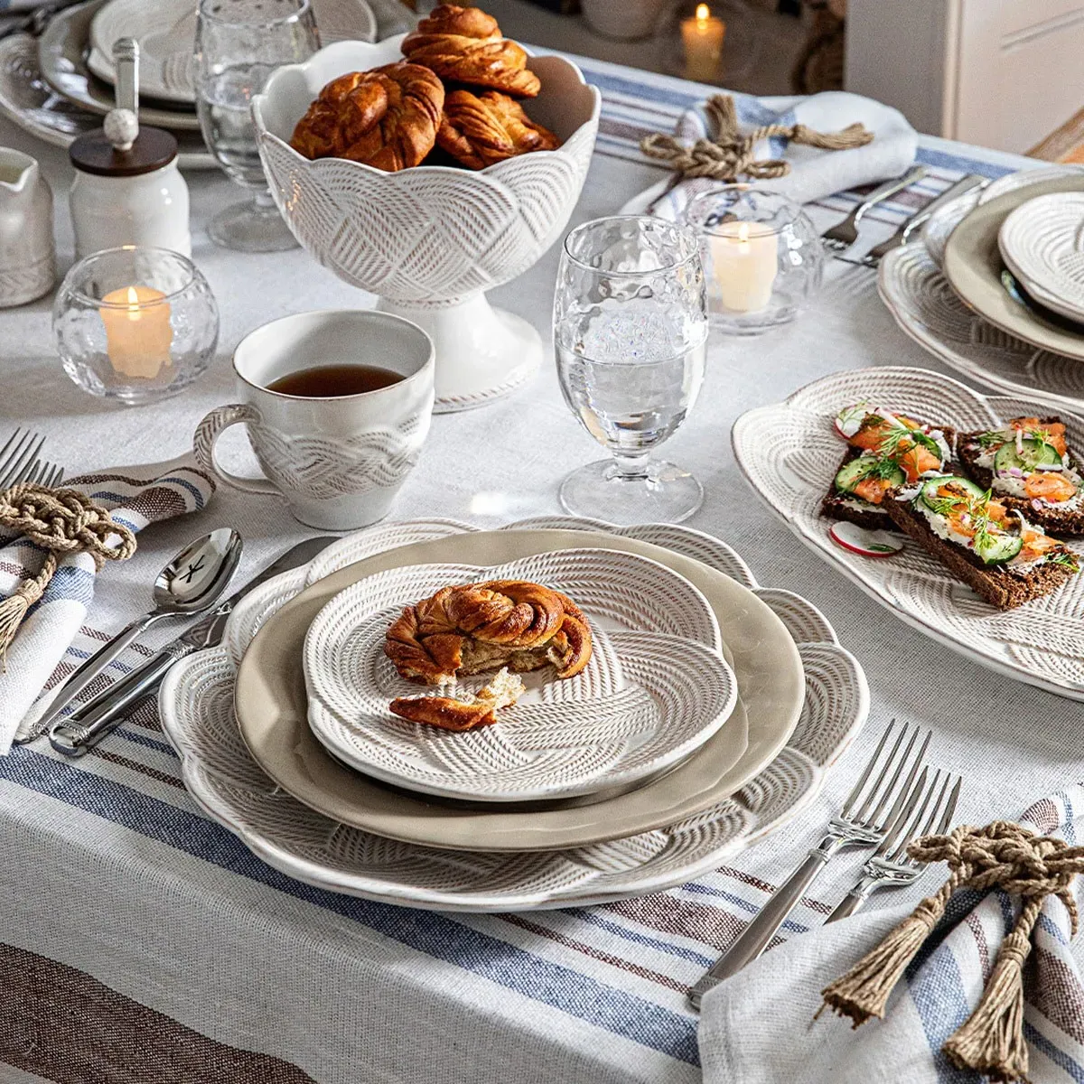 Le Panier Charger Plate - Whitewash, Ceramic