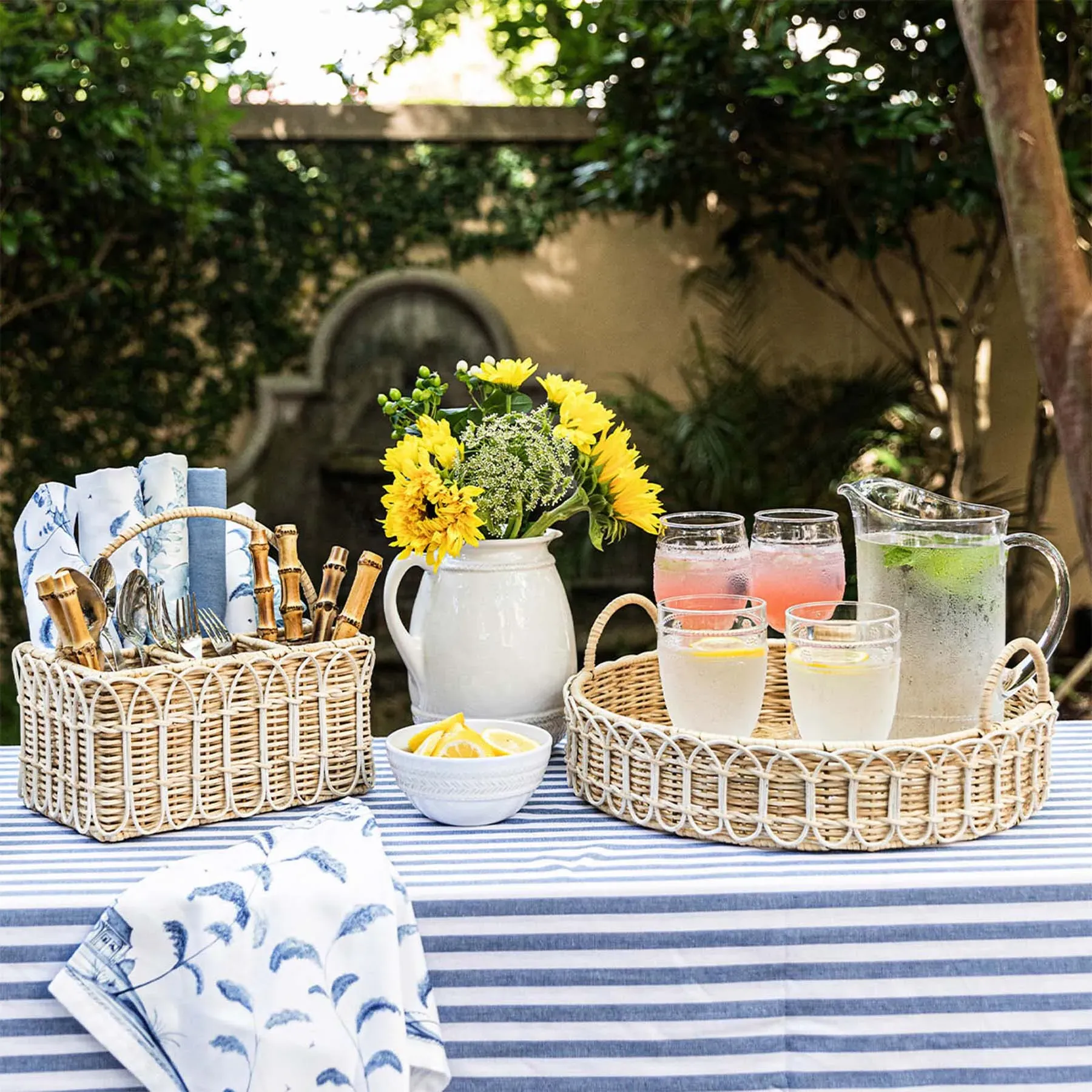 Provence Round Tray - Whitewash, Rattan