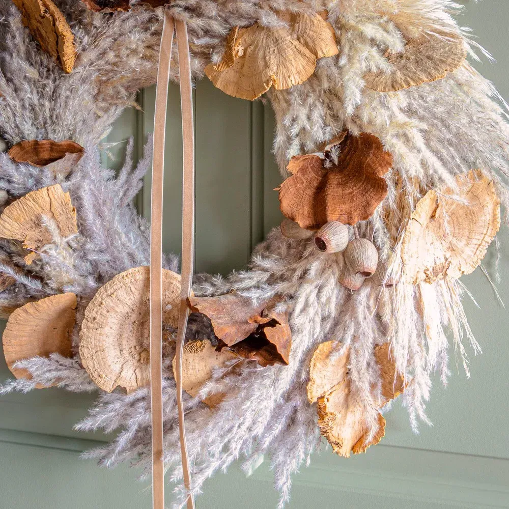 Adelise Pampas Grass Mushroom Wreath - Beige