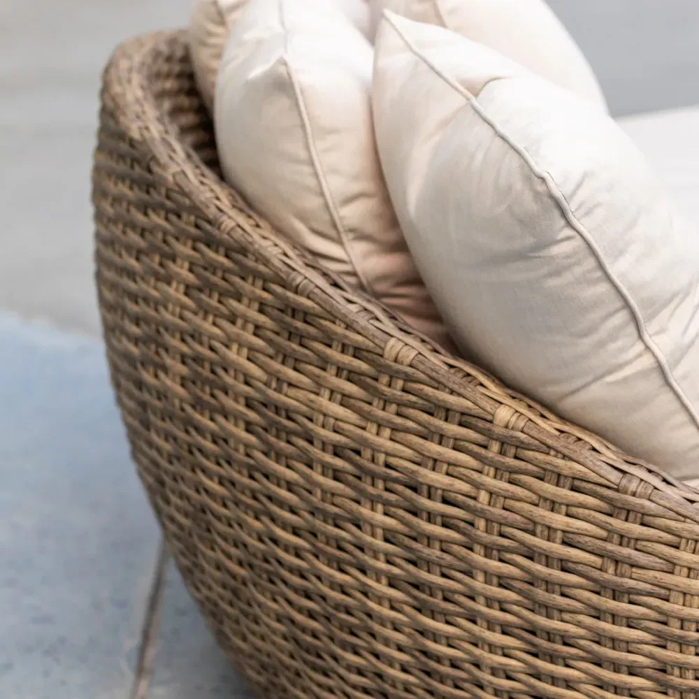 Aria Round Outdoor Daybed - Beige, Aluminum