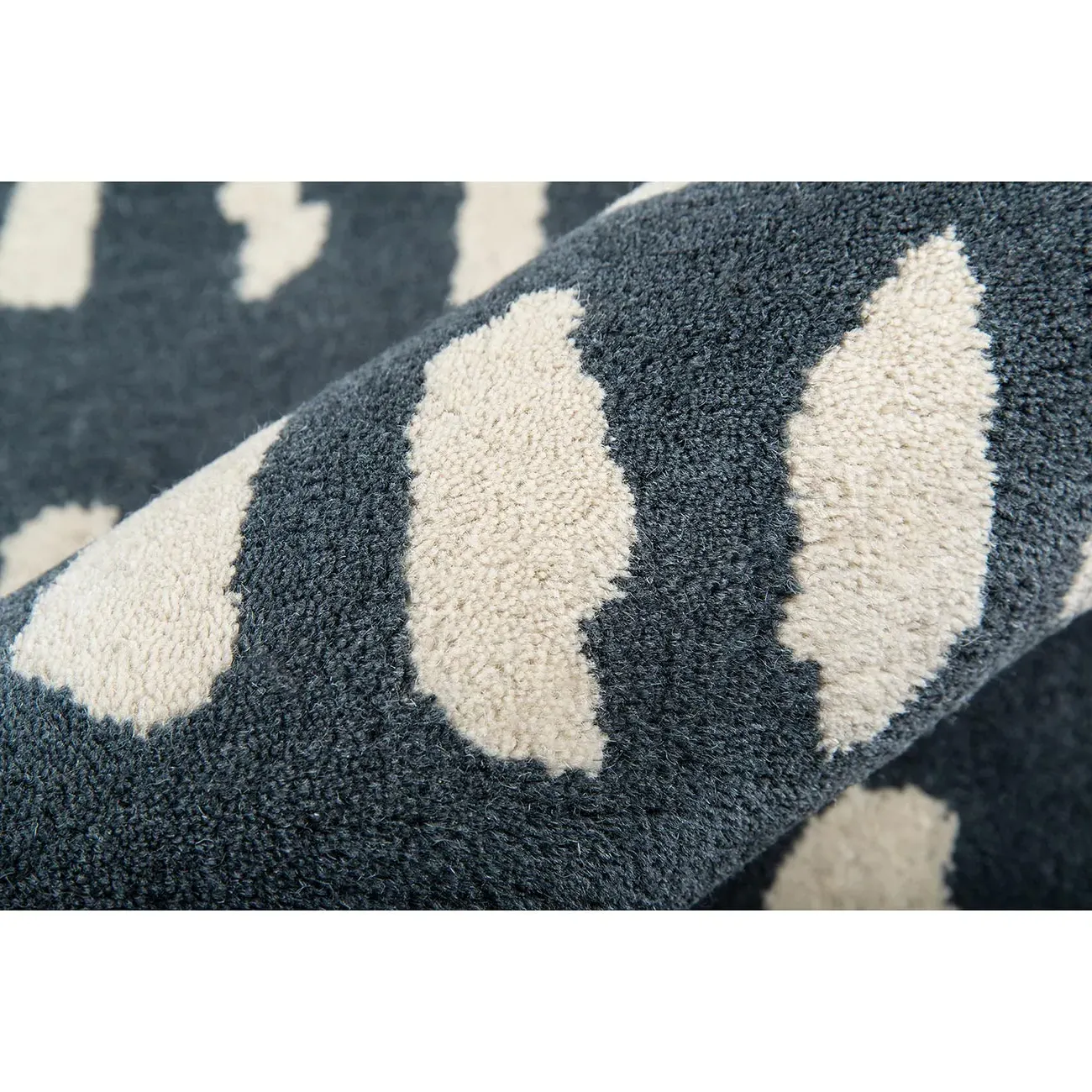 Ava Dot Patterned Rug - Blue, Wool