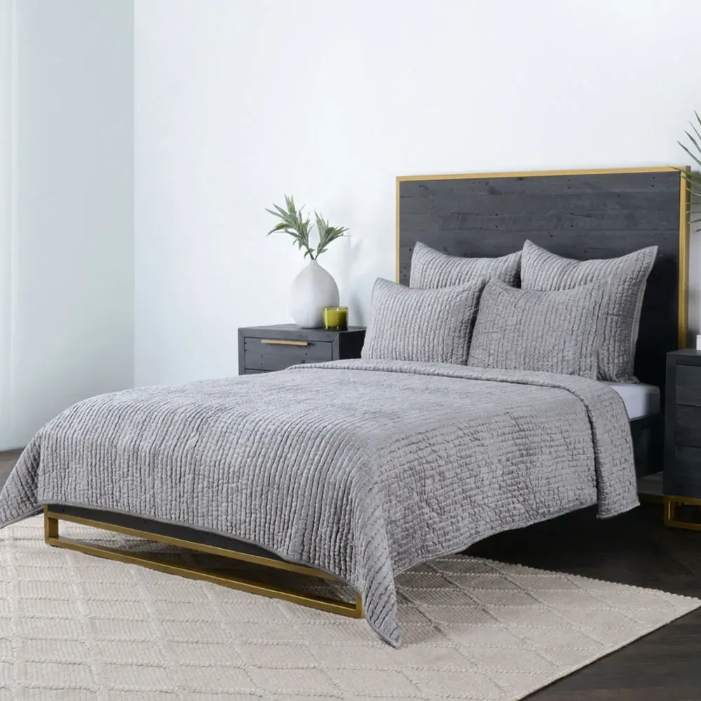 Beata King Size Velvet Quilt - Grey