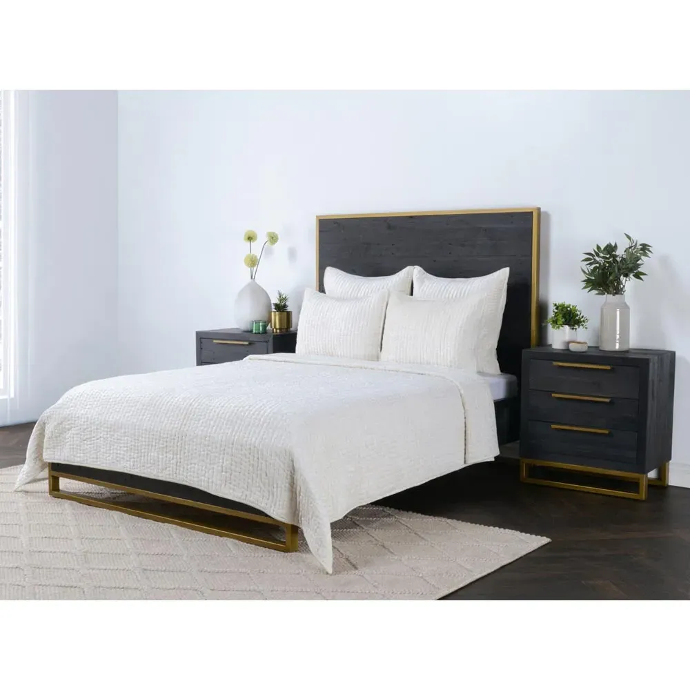 Beata King Size Velvet Quilt - White