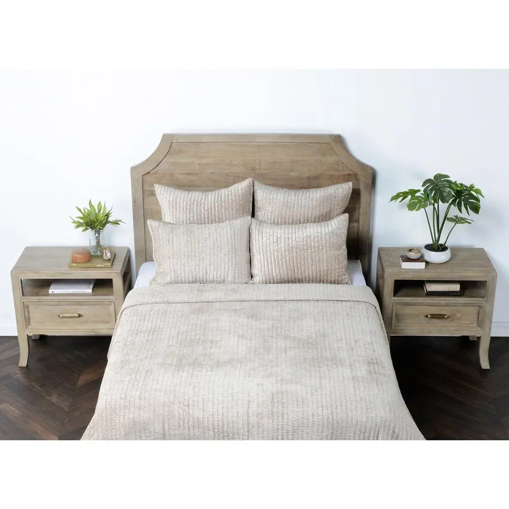 Beata Queen Size Velvet Quilt - Beige