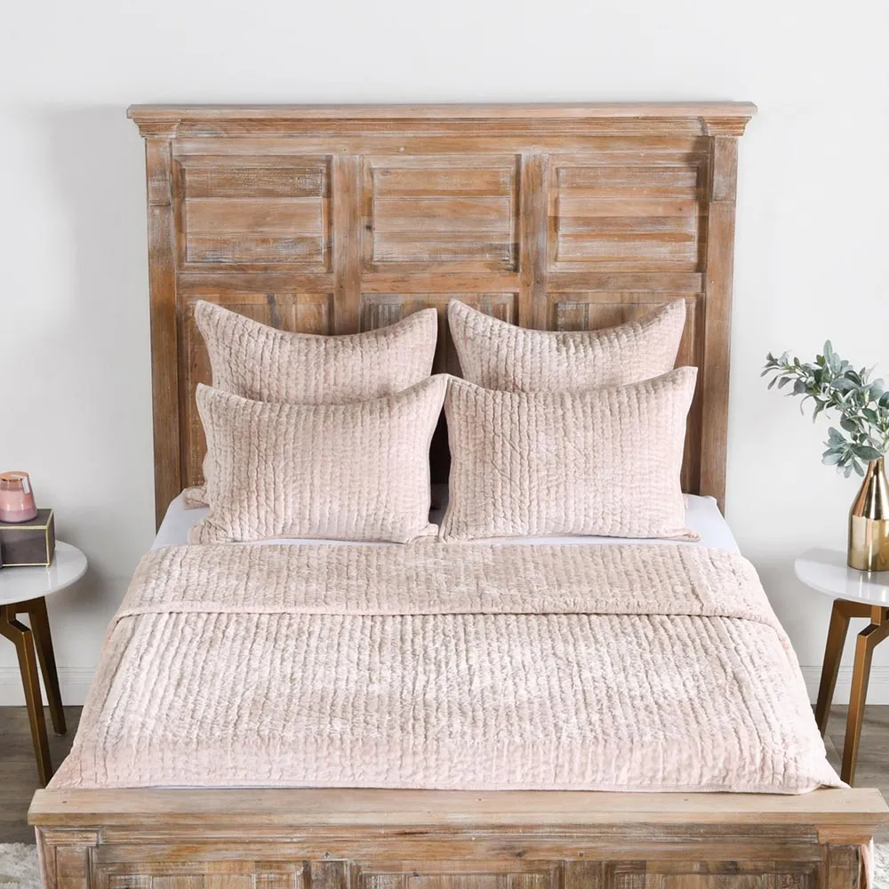 Beata Queen Size Velvet Quilt - Pink