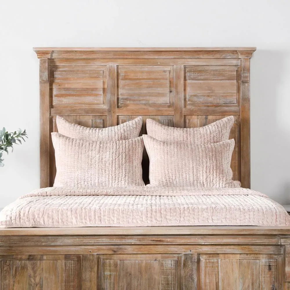 Beata Queen Size Velvet Quilt - Pink