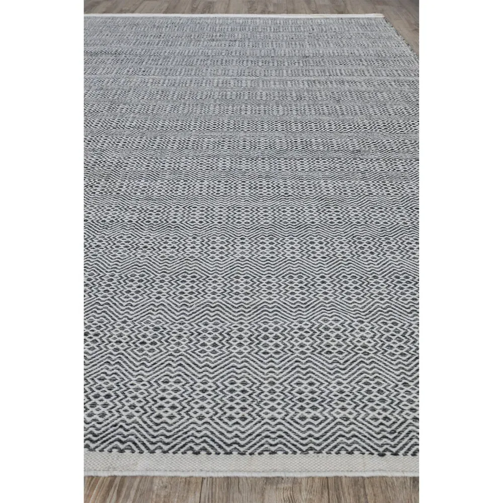 Bennett Diamond Patterned Indoor Outdoor Rug - Black, PET