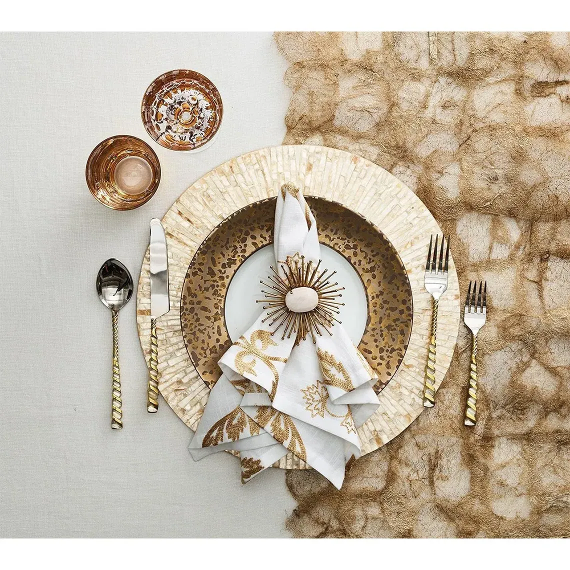 Byzantine Round Placemat Set of 4 - Cream, Capiz Shell