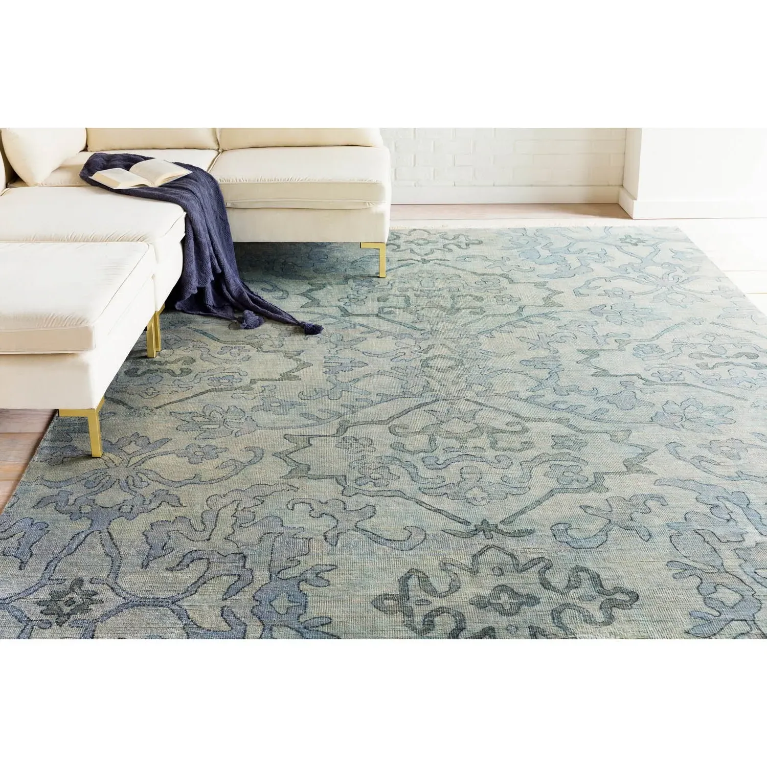 Caerus Round Medallion Rug Hand Knotted Sample - Light Sage, Wool