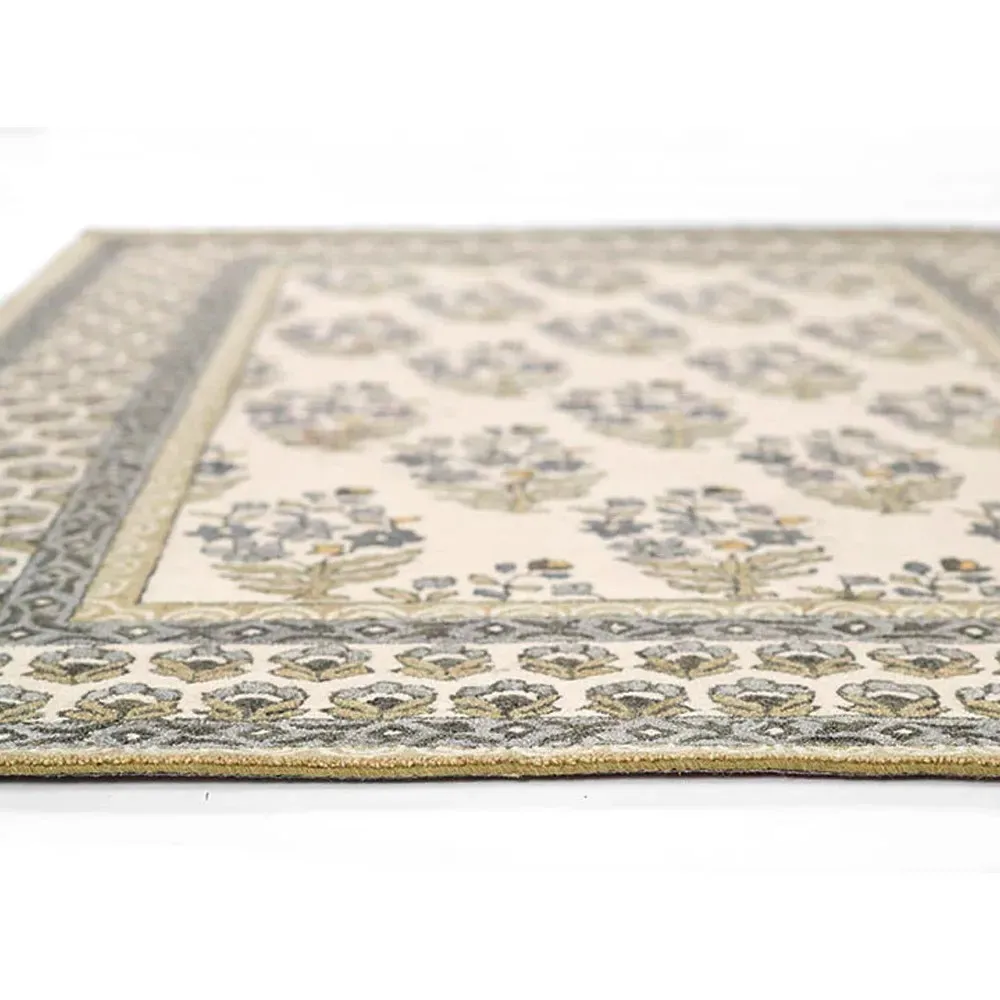 Cailee Floral Patterned Rug - Green, Wool