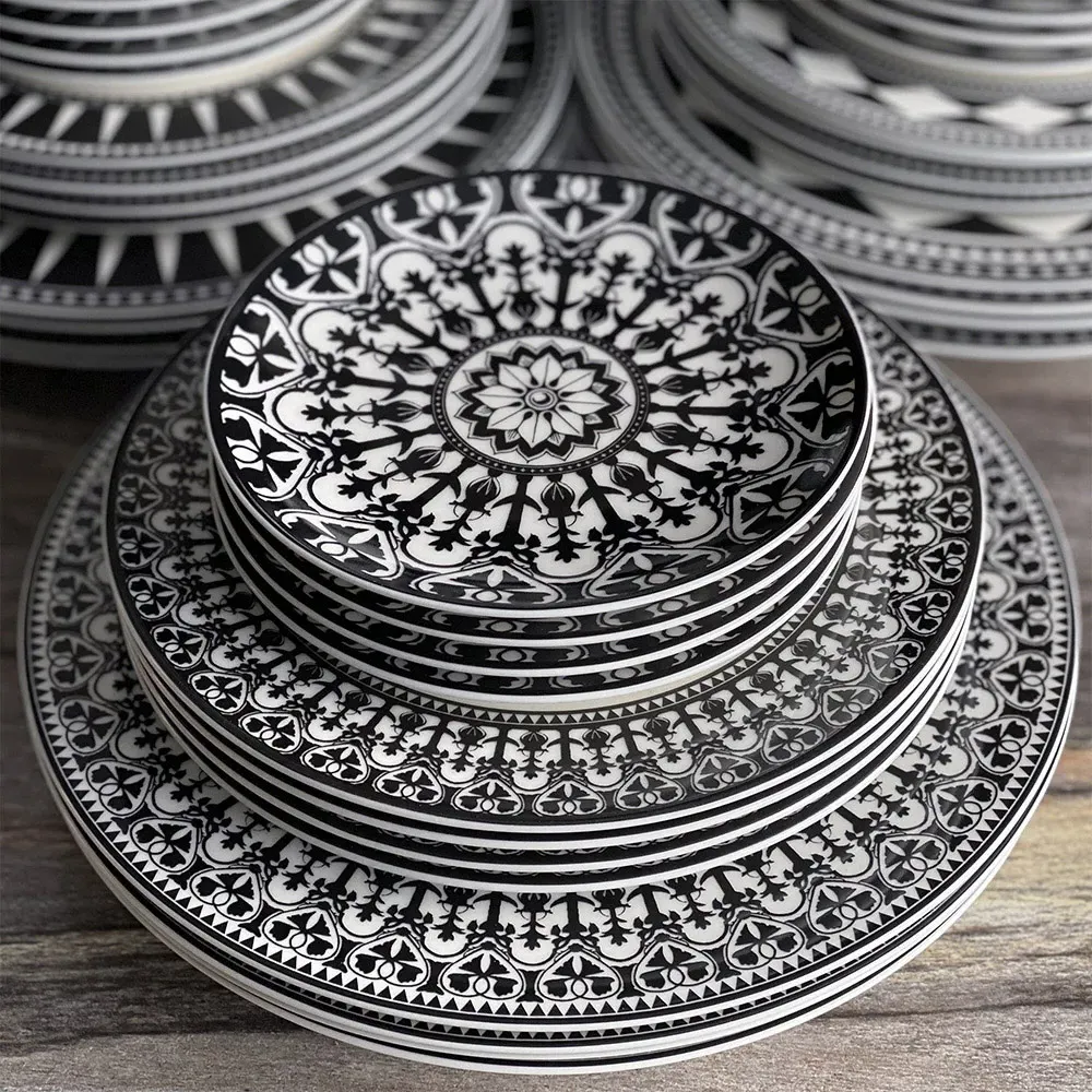 Casablanca Canape Plate Set of 4 - Black, Porcelain