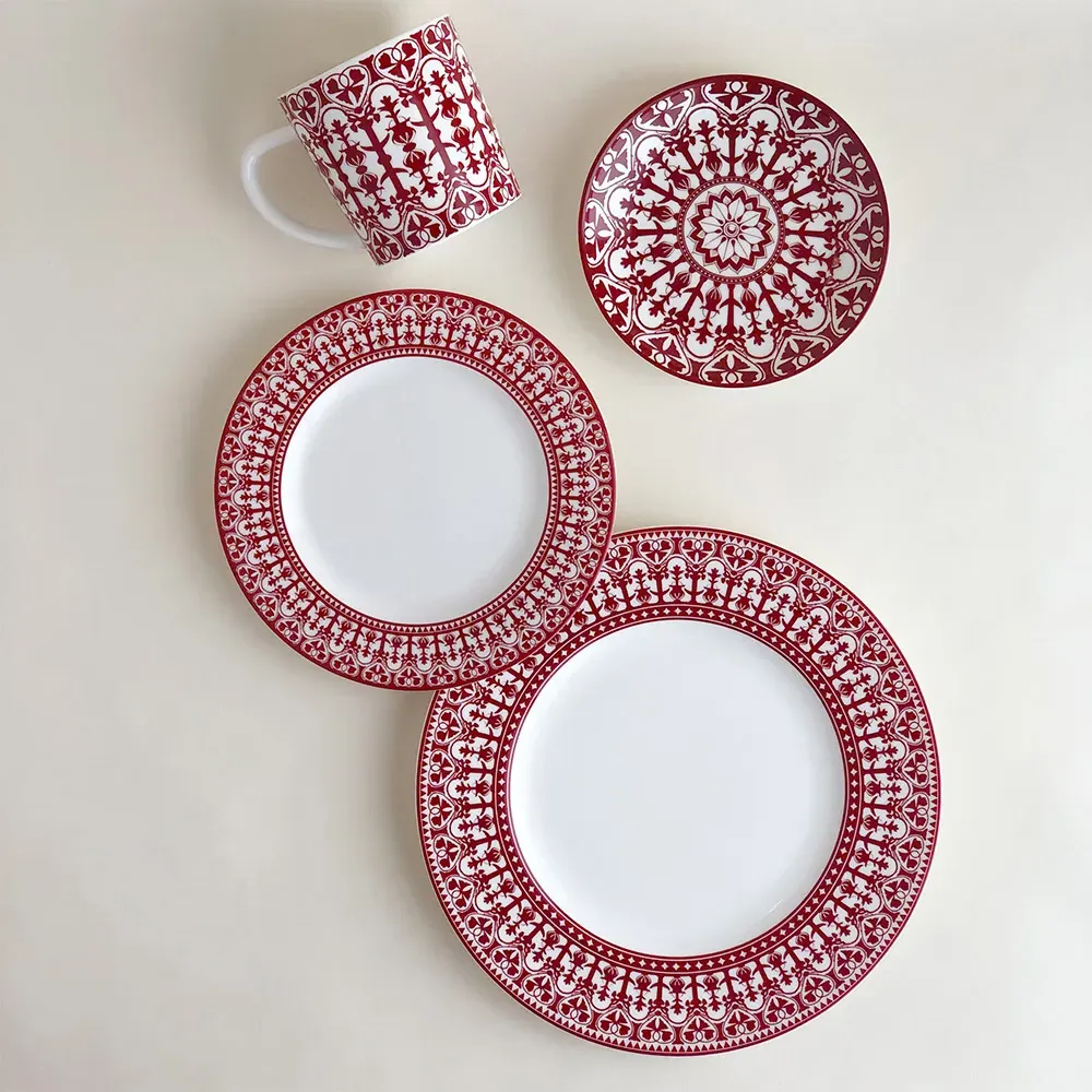 Casablanca Dinner Plate - Crimson, Porcelain