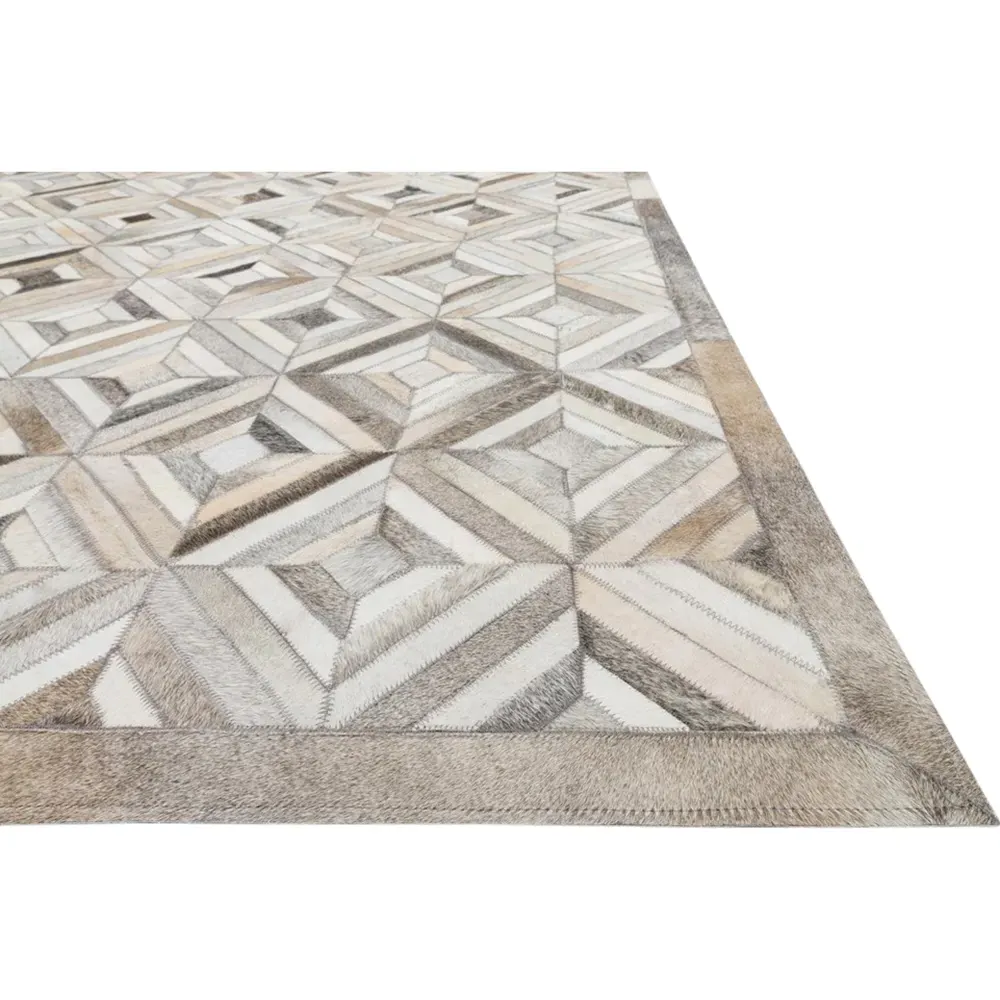 Daelis Diamond Rug - Grey, Cowhide