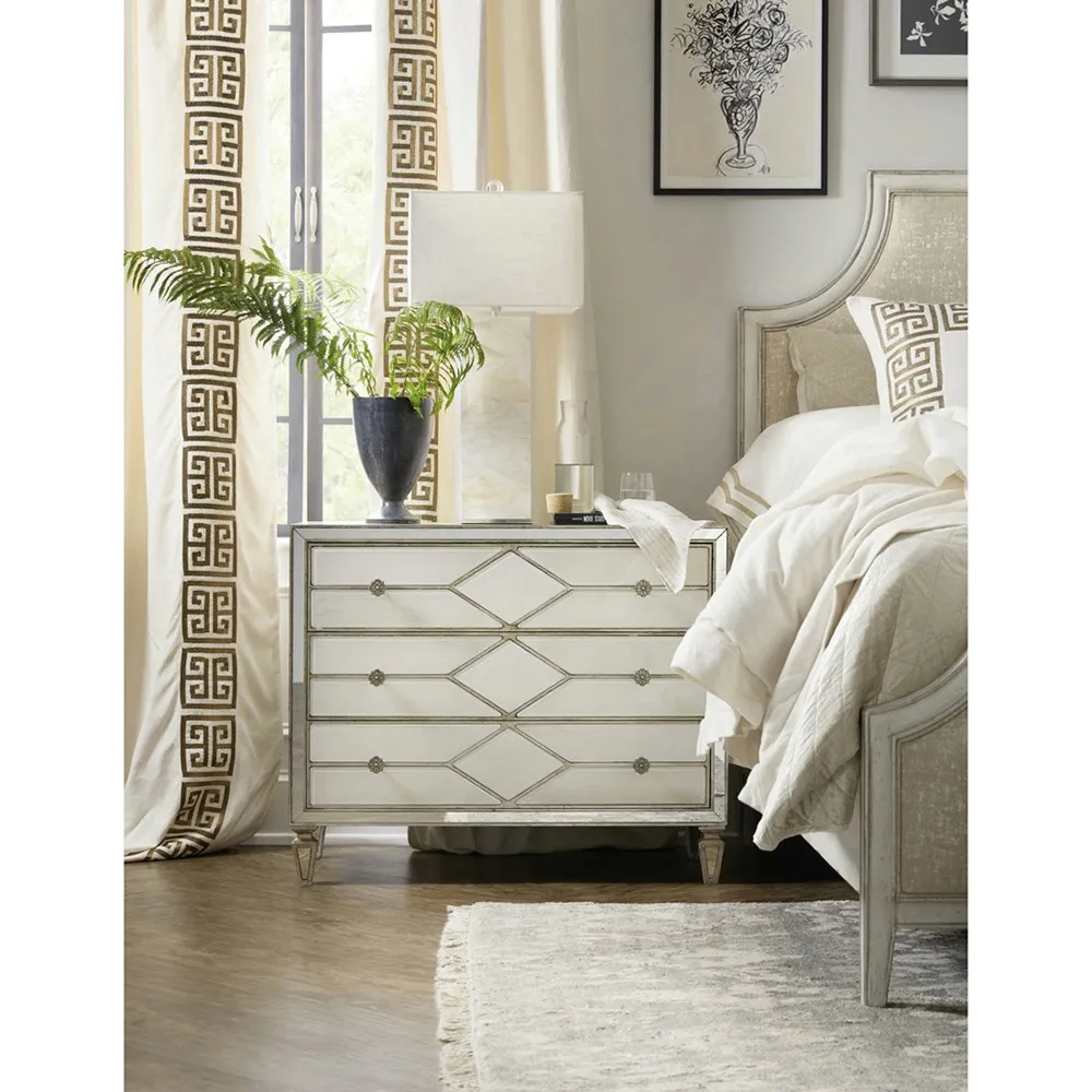 Evie Bachelor Chest with Glass - Silver, Wood