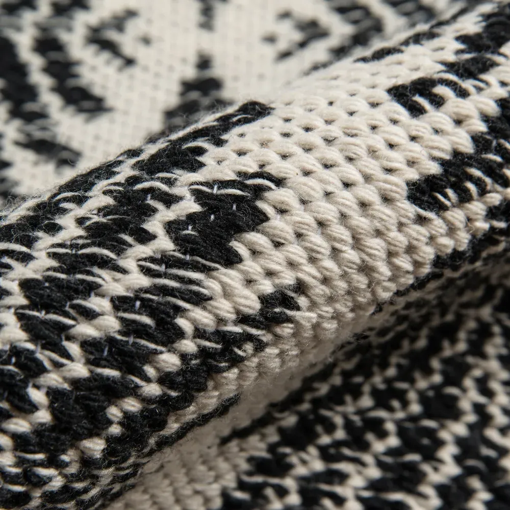 Iver Diamond Patterned Indoor Outdoor Rug - Black, Polypropylene