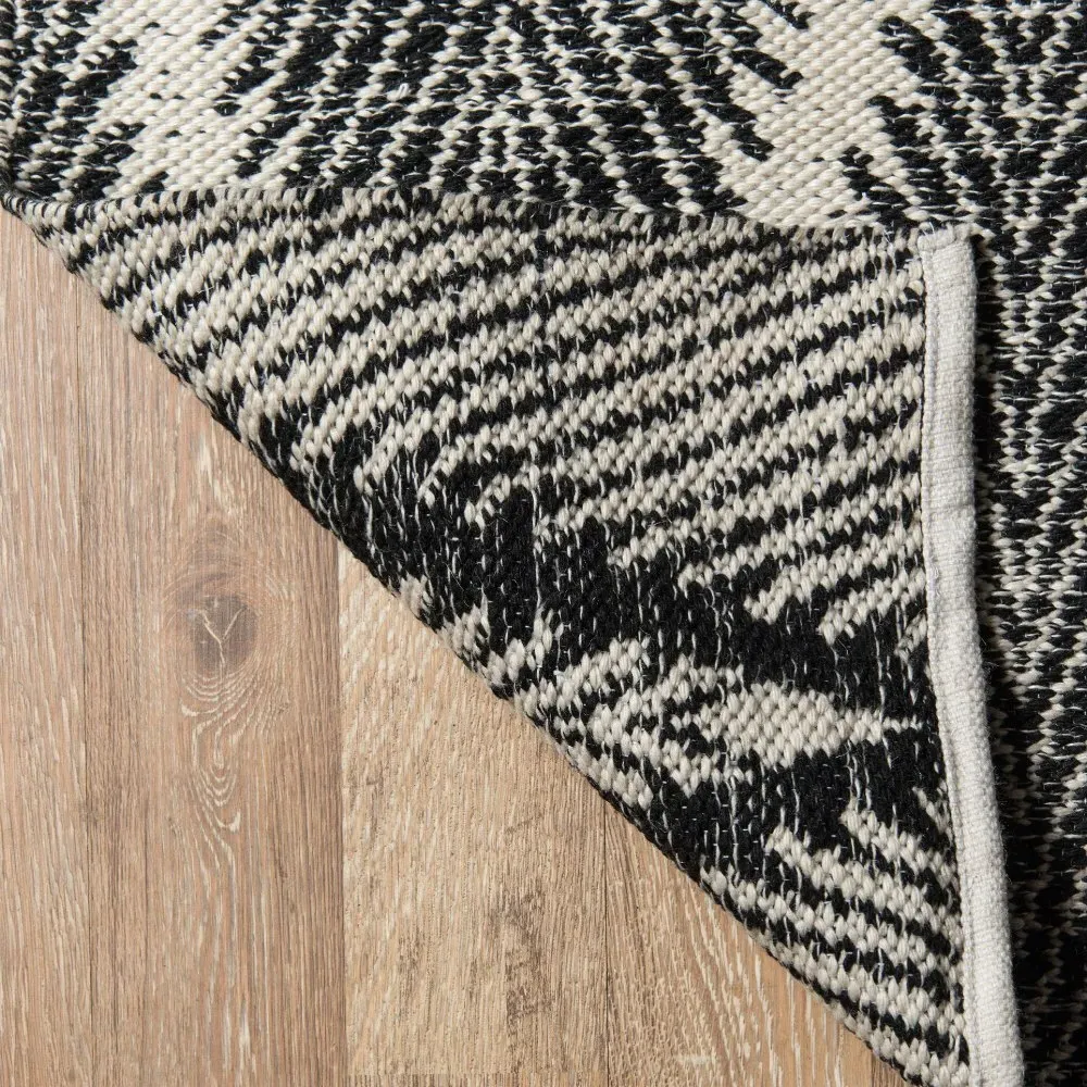 Iver Diamond Patterned Indoor Outdoor Runner Rug - Black