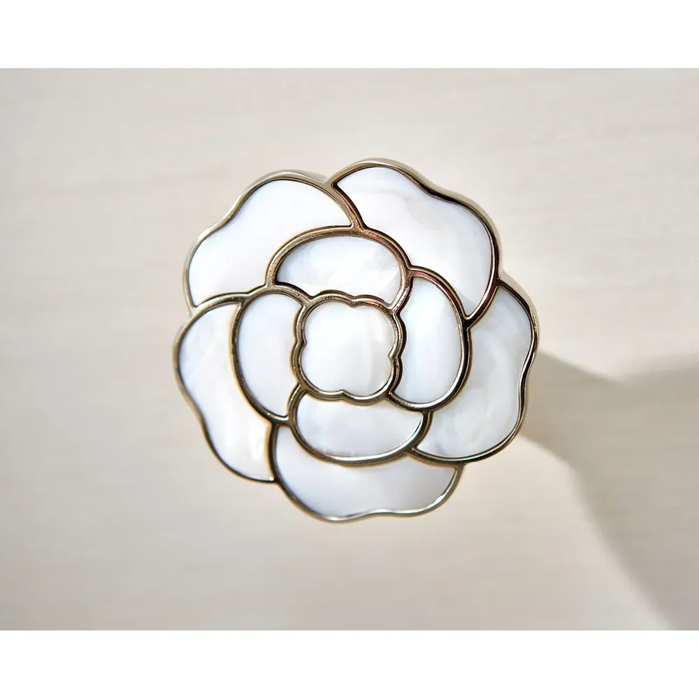 Jacob 9 Curved Drawer Dresser - Off-White, Wood