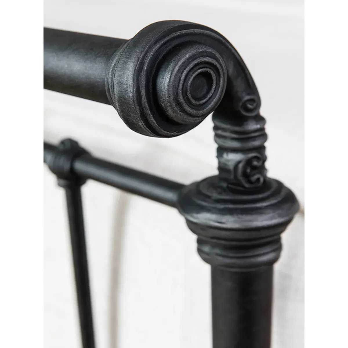 Jiggy Full Size Sleigh Bed - Black, Iron