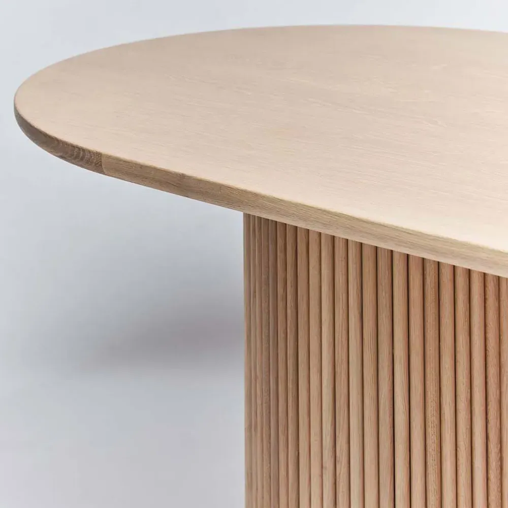 Laurel Oval Dining Table - Saddle, Oak