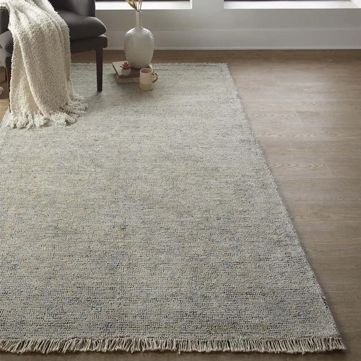 Lily Global Bazaar Floral Patterned Rug - Grey, Wool