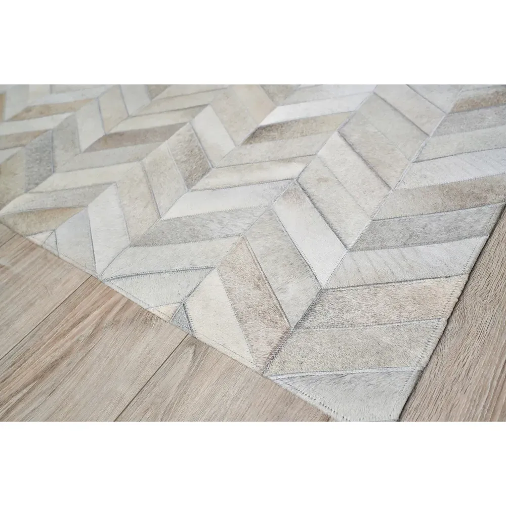 Lucas Chevron Patterned Rug Sample - Silver, Hide