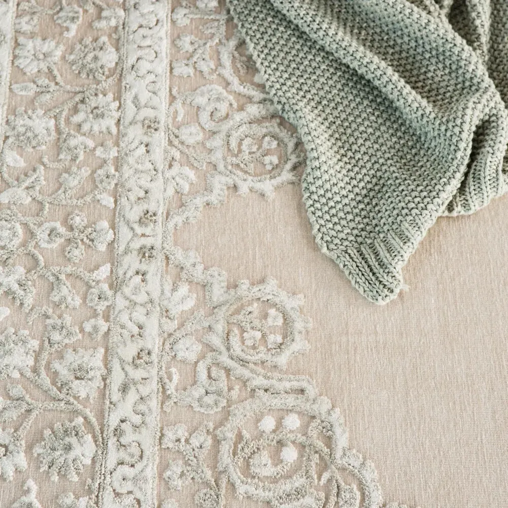 Maisie Floral Patterned Rug - Grey