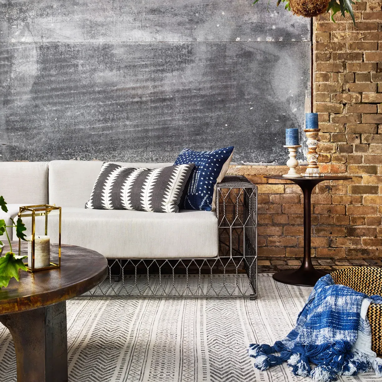 Paula Round Tulip Side Table - Antique Rust, Aluminum