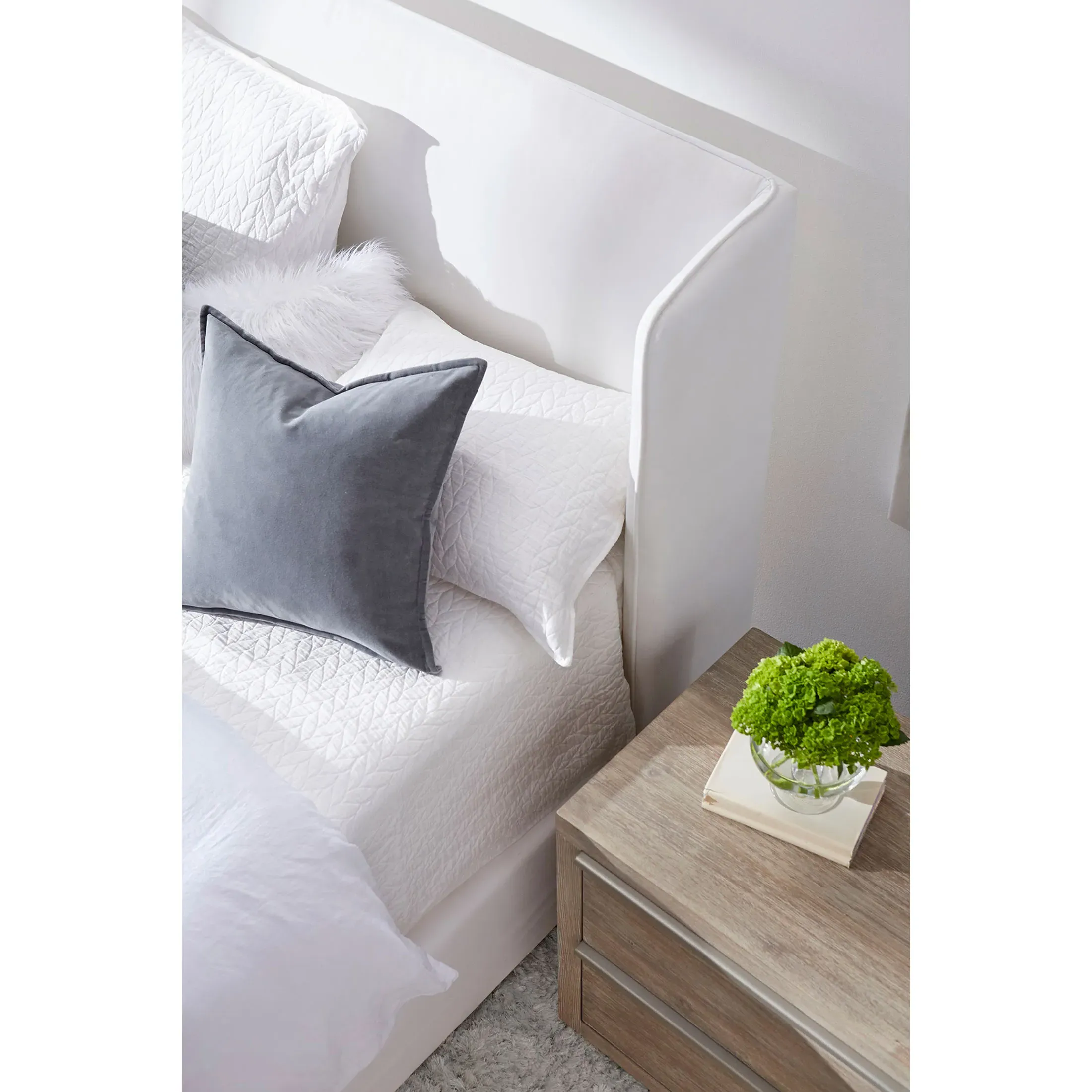 Sofia Queen Platform Bed - Pearl White, Oak