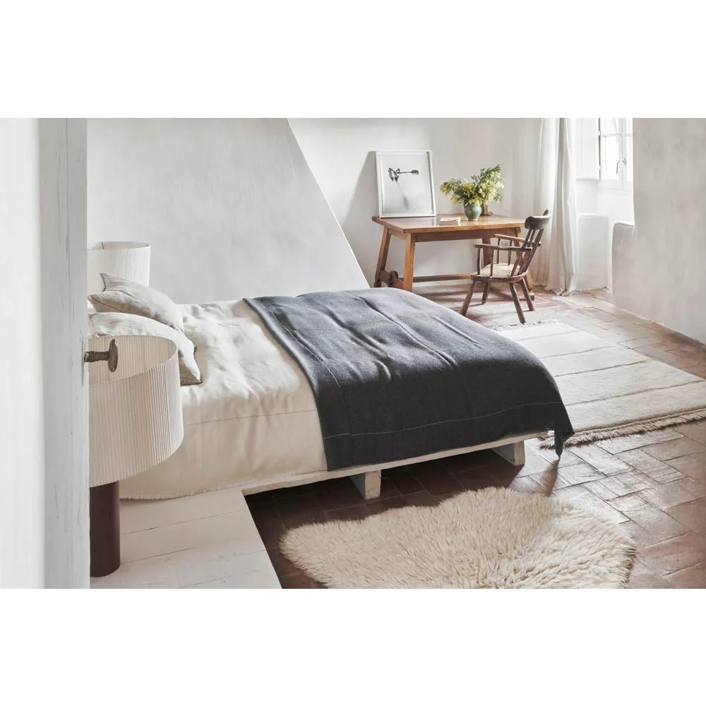 Steppe 2'7"x4'7" Solid Washable Rug - White, Wool