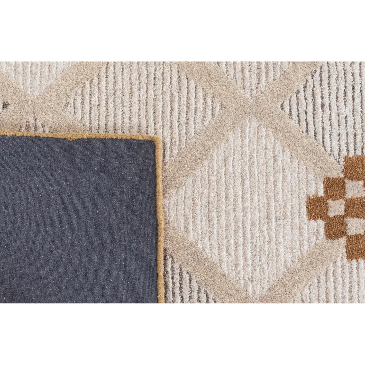 Zinnia Diamond Patterned Rug - Beige, Wool