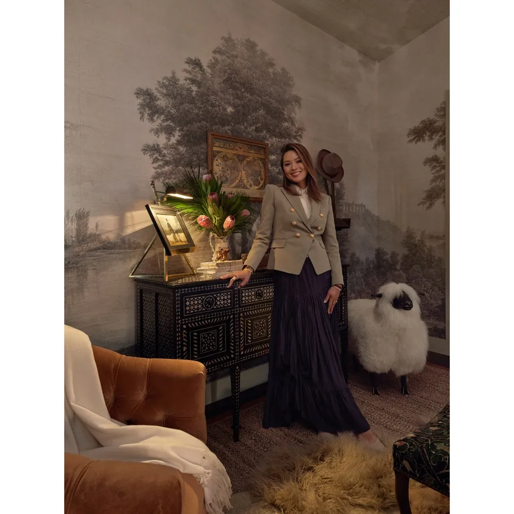 Visual Comfort Estelle Triangle Display Lamp - Gun Metal