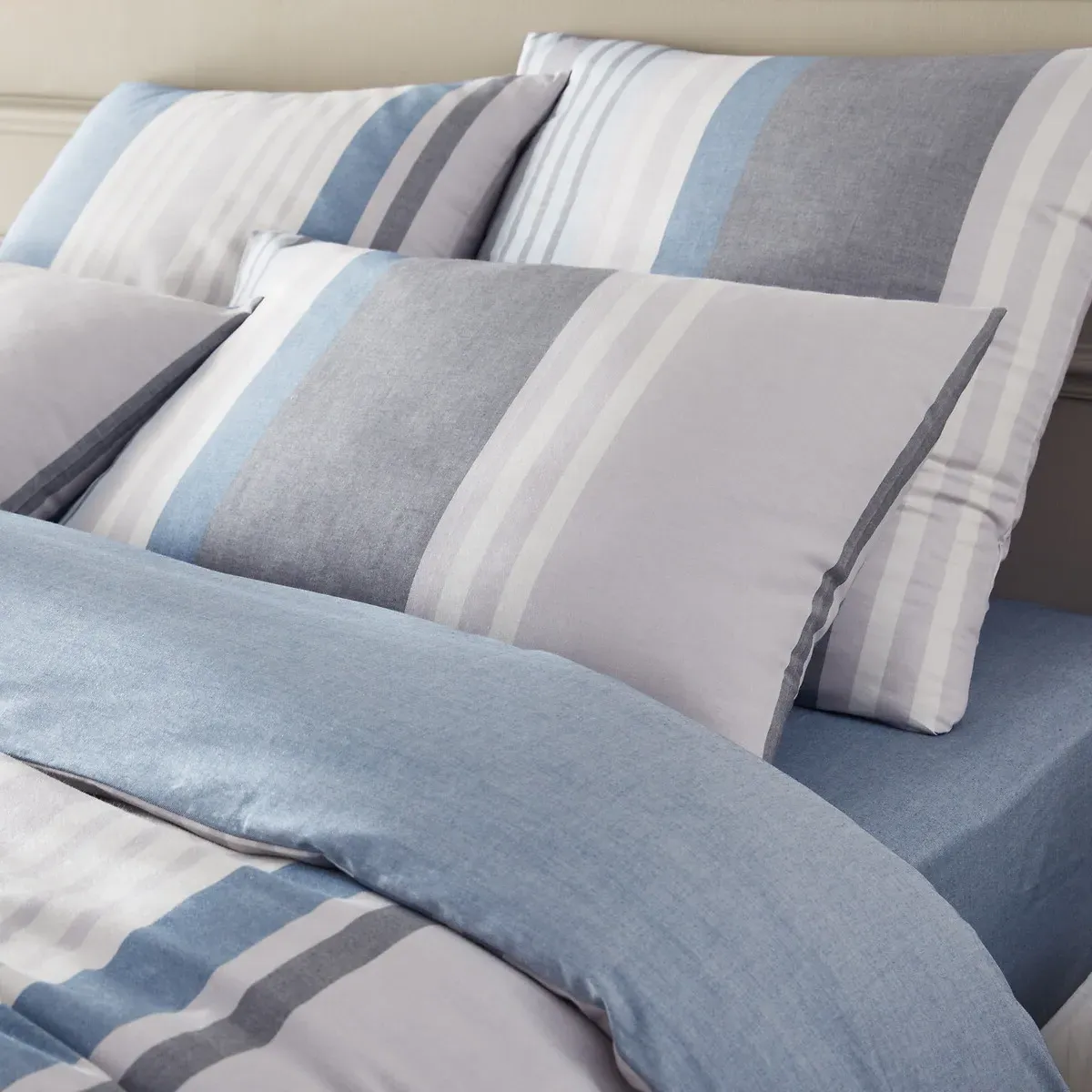 Acoledor Striped Duvet Cover - Organic Cotton Percale alternate view