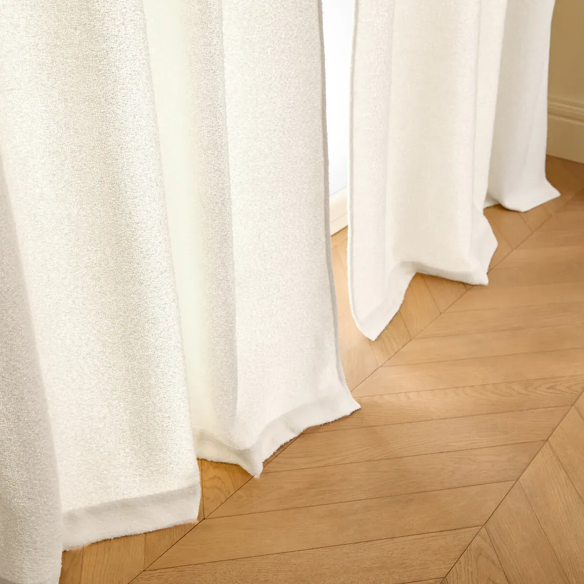 Belvini Fleece Curtain with Hidden Tabs - White Foam alternate view