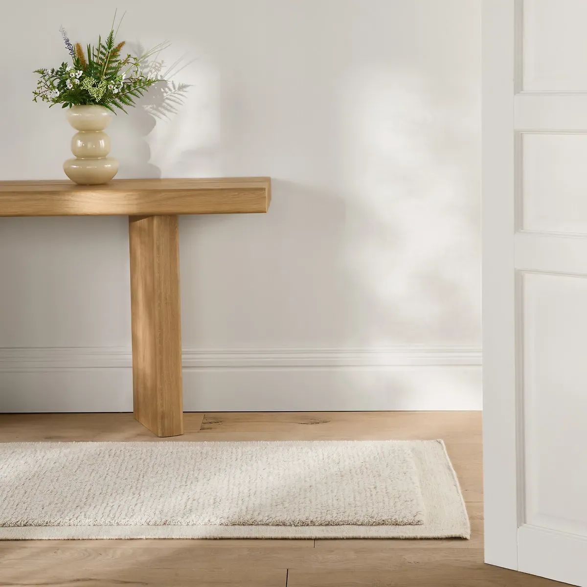 Edgi Bedside Rug Hand-Knotted - Chalk, Wool Blend product