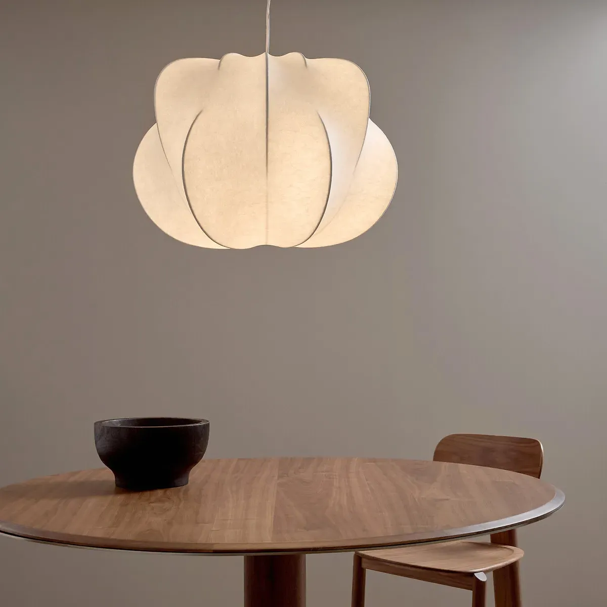 Oï Ceiling Light - White, Metal and Resin product