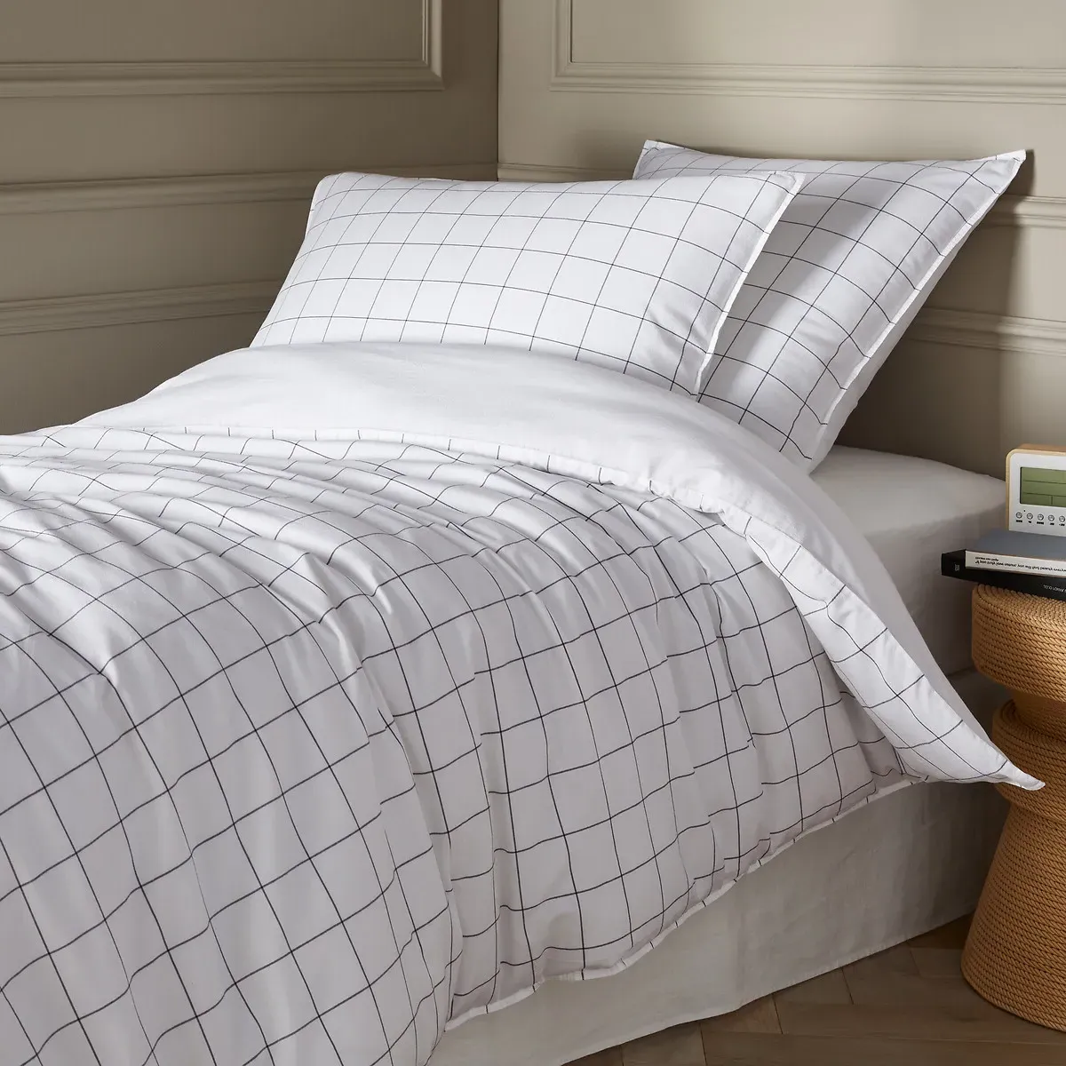 Ponlok Checked Duvet Cover - White, Organic Cotton product