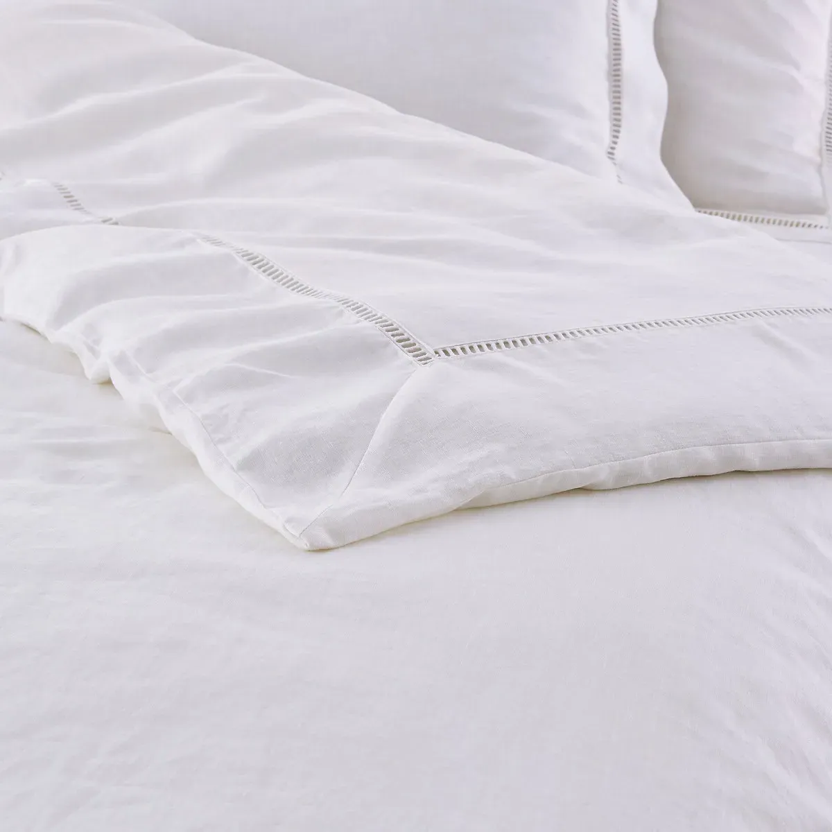 Scala Washed Linen Duvet Cover - White alternate view