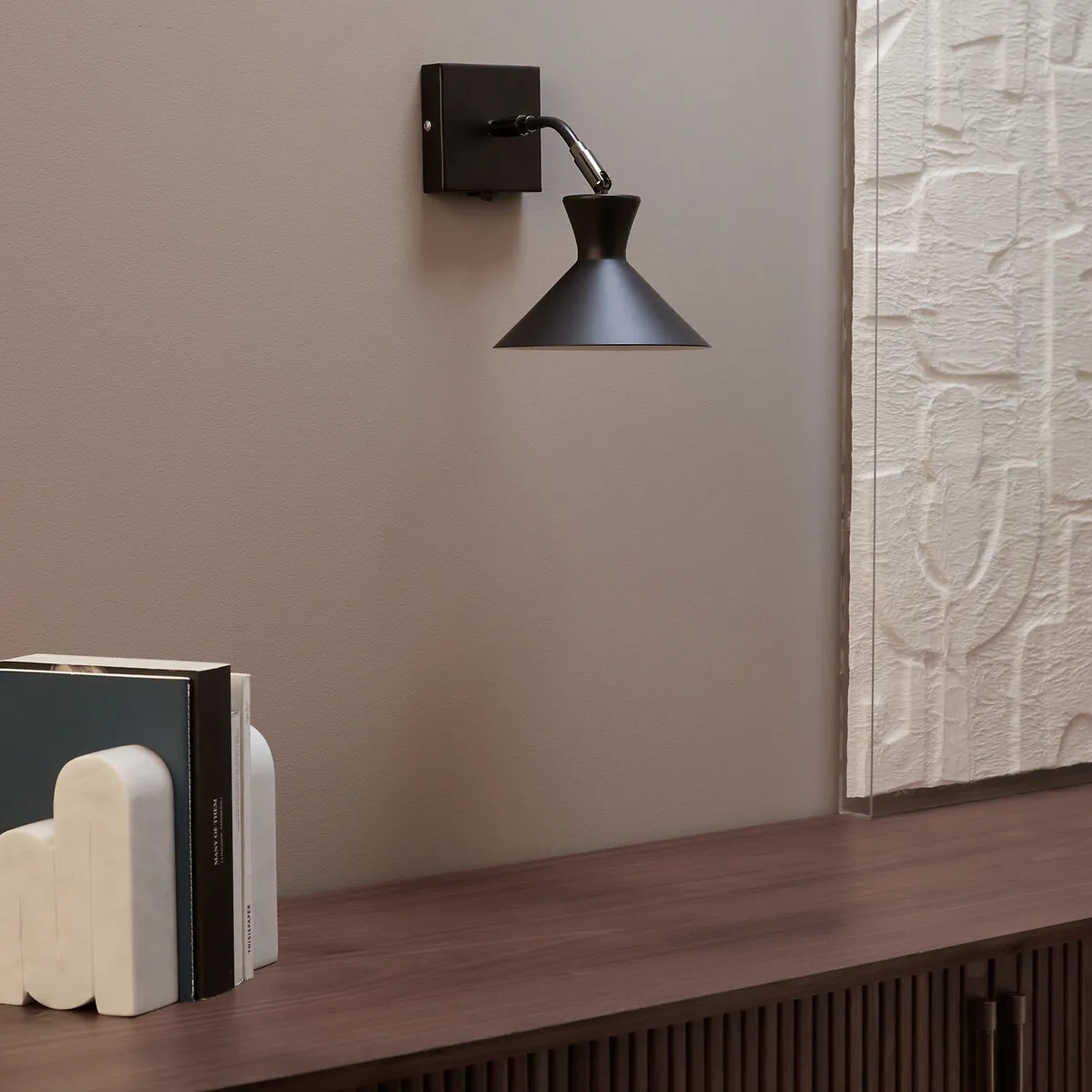 Voltige Metal Wall Light - Black alternate view