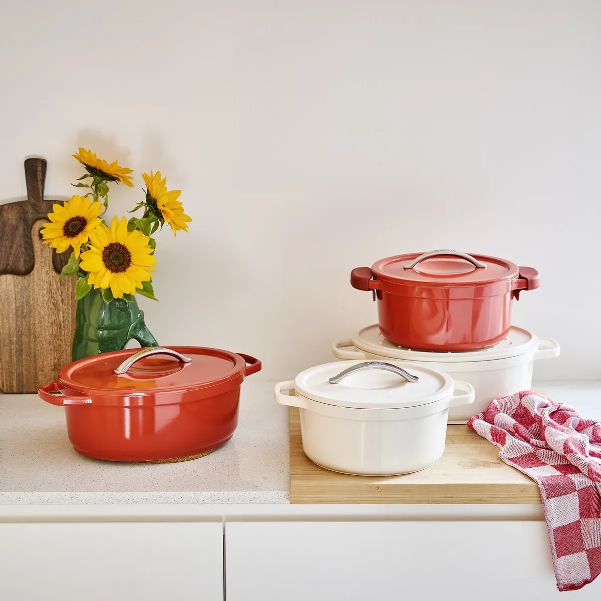 Round Feathered Casserole Dish - Red, Recycled Aluminium alternate view