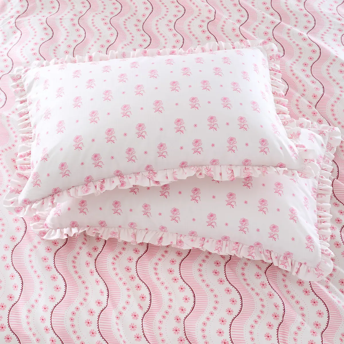 Spitalfield Bunches Cotton Pillowcase Pair - Pink product