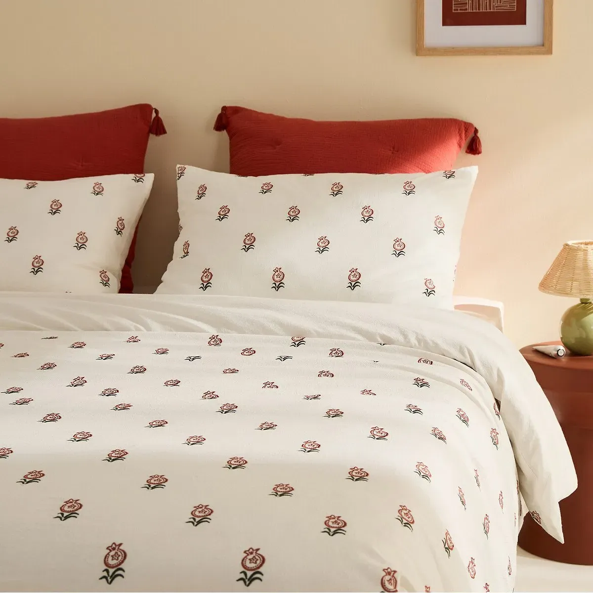 Anda Embroidered Pillowcase - Ecru, Vintage Cotton alternate view