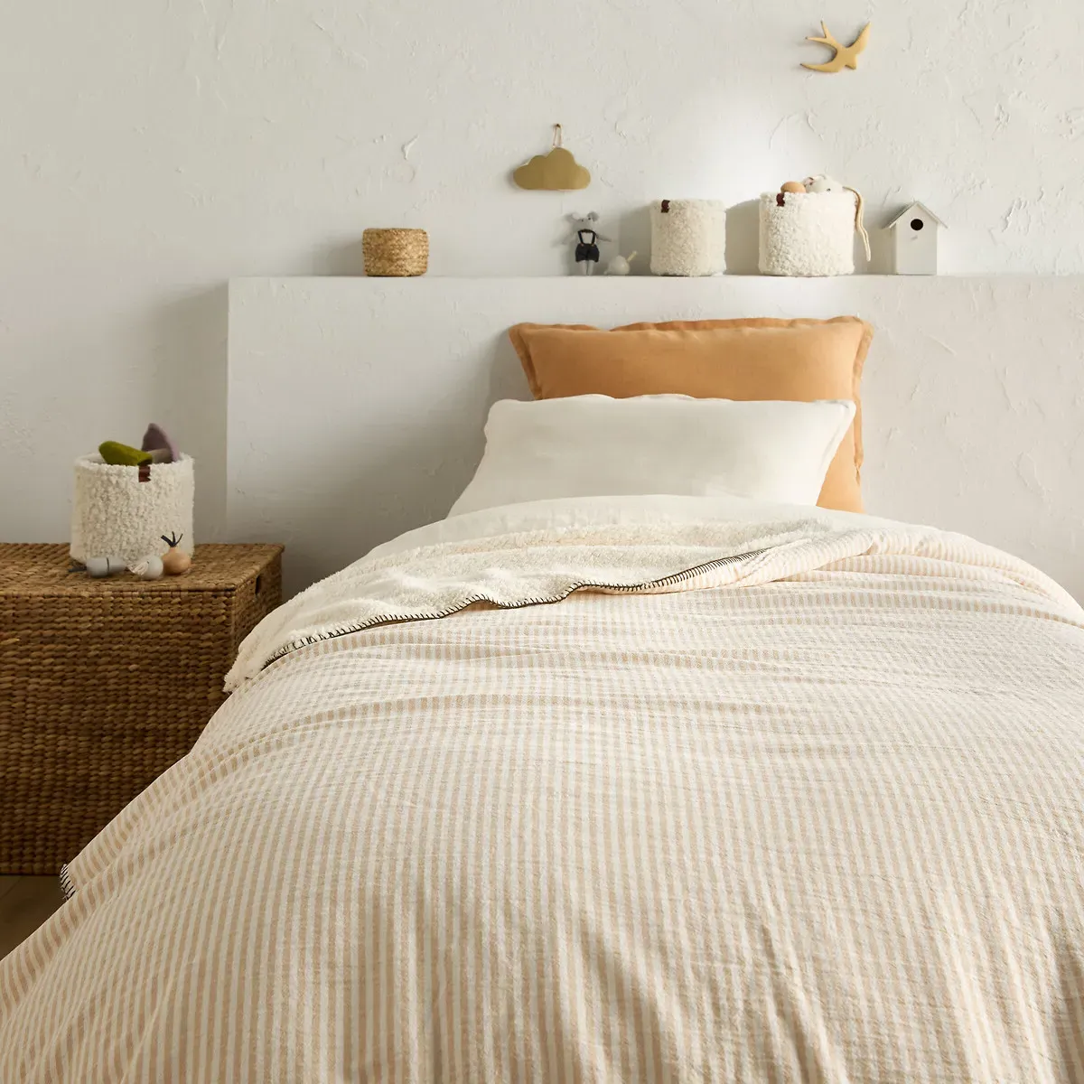 Anoti Bedspread - Striped Hazelnut, Cotton & Fleece product