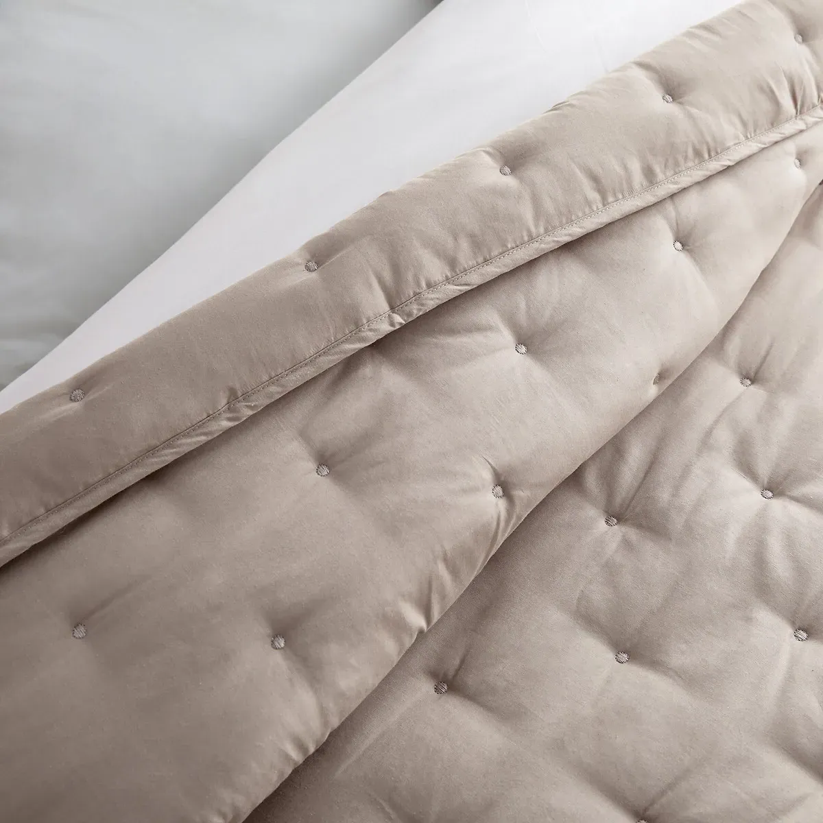 Aéri Embroidered Quilted Bedspread - Pebble, Cotton alternate view