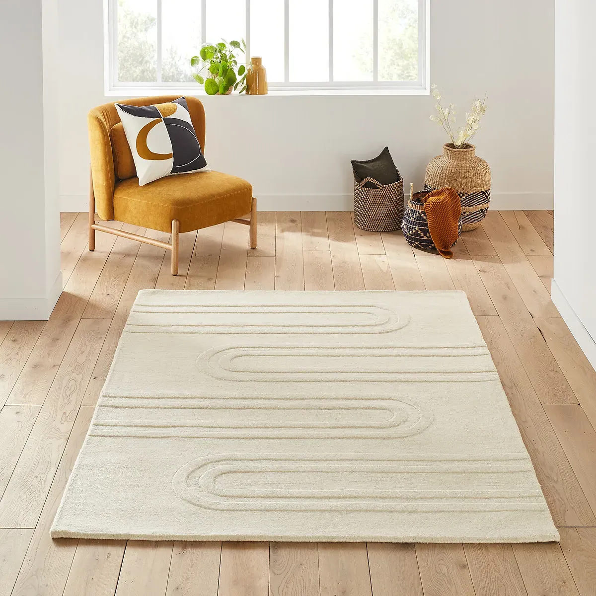 Ary Graphic Textured Wool Rug - Ecru product